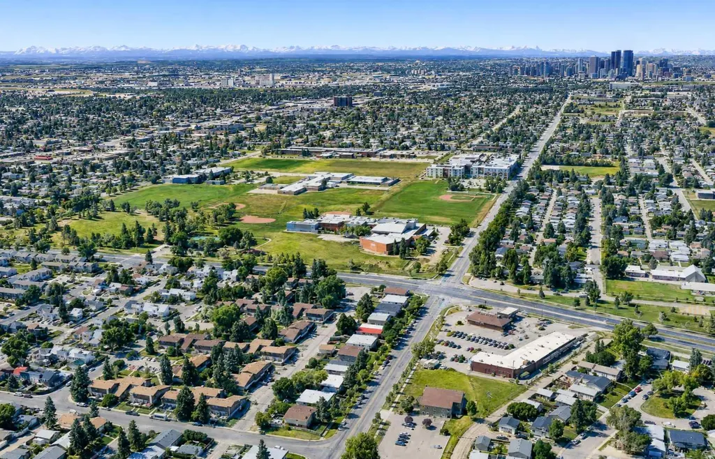 5404 10 Avenue SE Calgary AB T2A 5G4