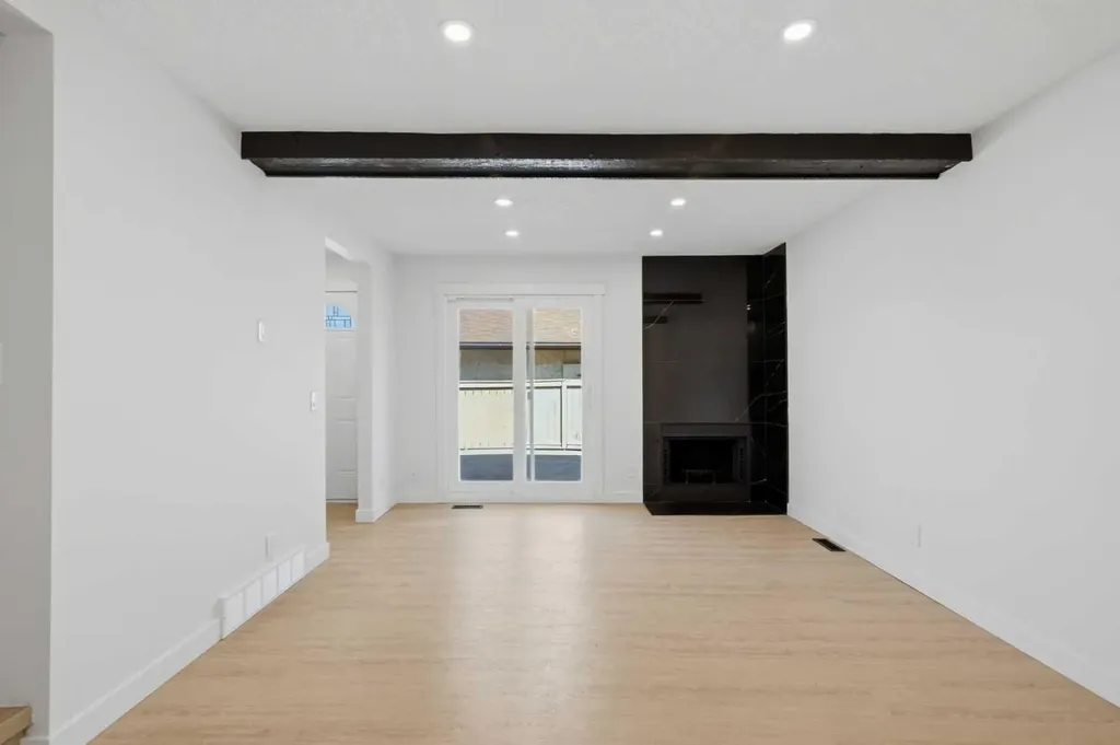 5404 10 Avenue SE Calgary AB T2A 5G4