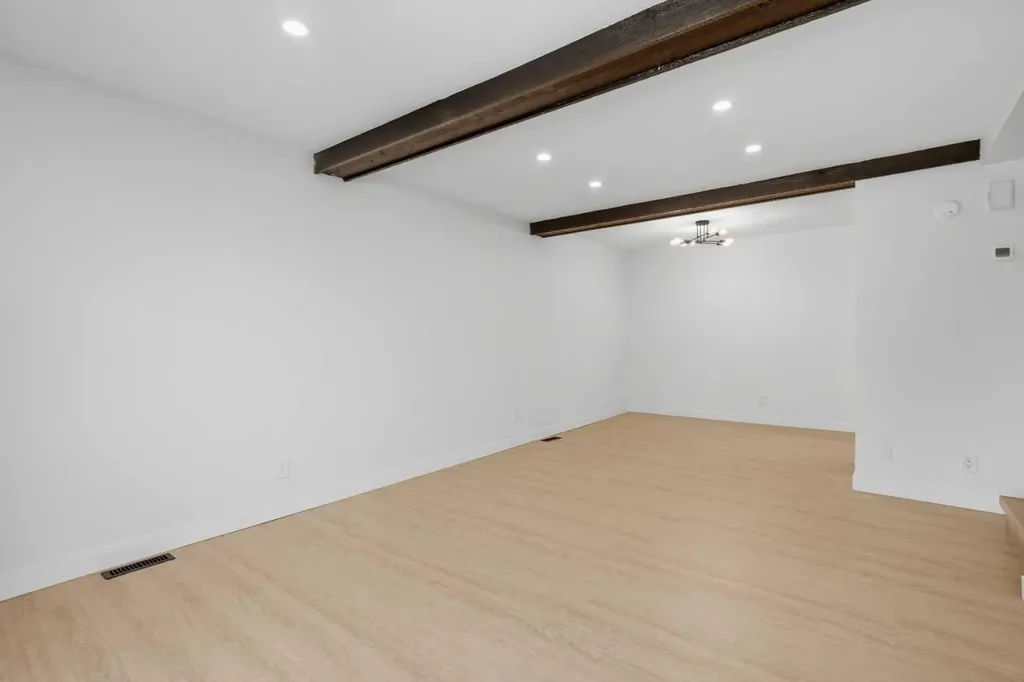 5404 10 Avenue SE Calgary AB T2A 5G4