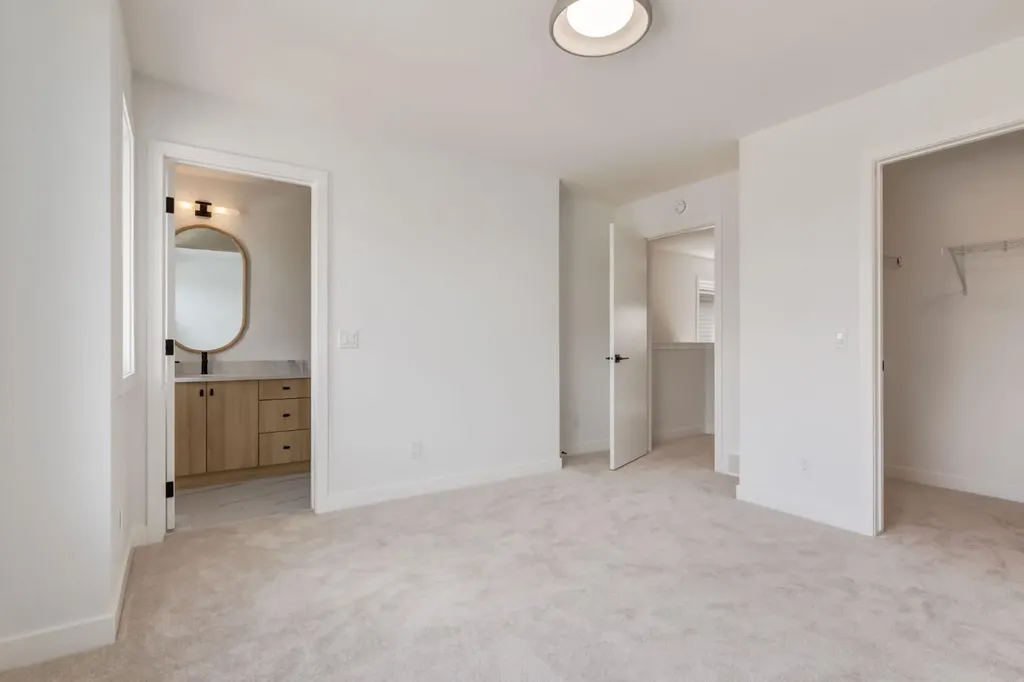 764 Sora Boulevard SE Calgary AB T3S 0M1