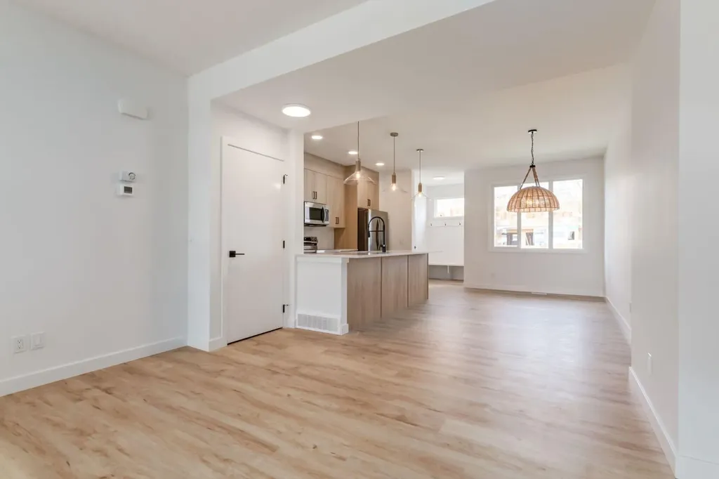 764 Sora Boulevard SE Calgary AB T3S 0M1