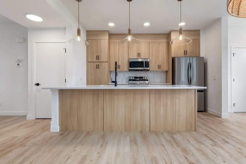 764 Sora Boulevard SE Calgary AB T3S 0M1