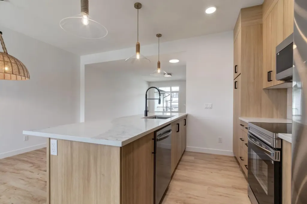 764 Sora Boulevard SE Calgary AB T3S 0M1
