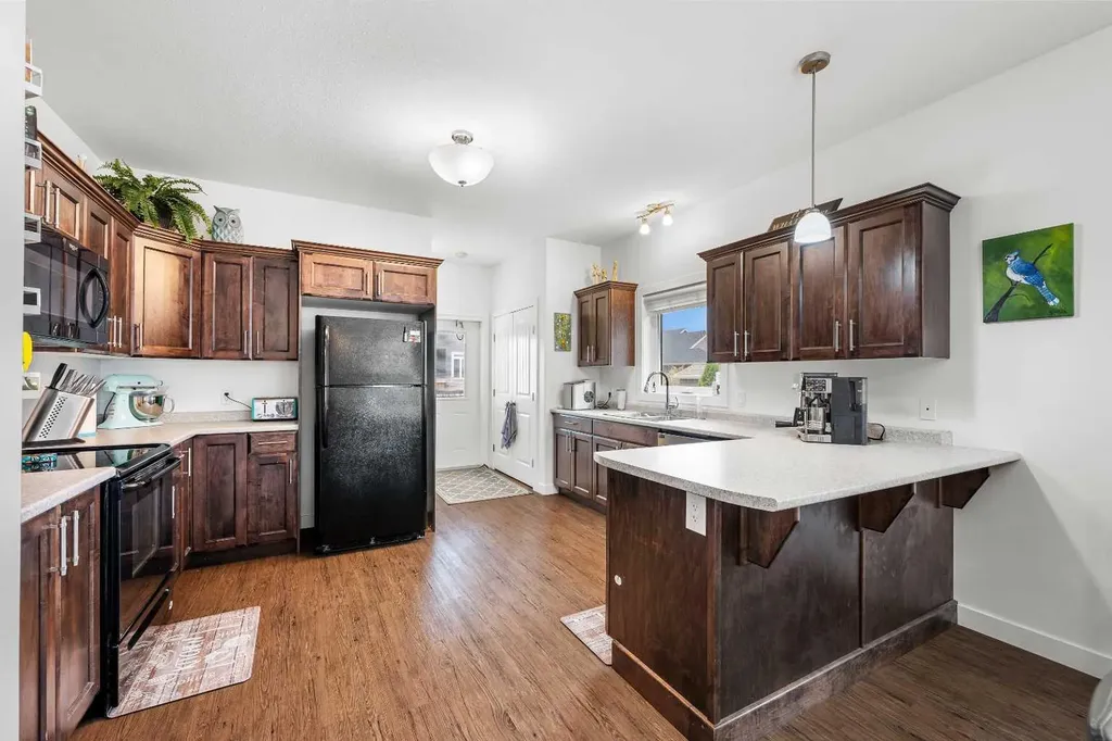 6015 18 Street Lloydminster AB T9V 3P5
