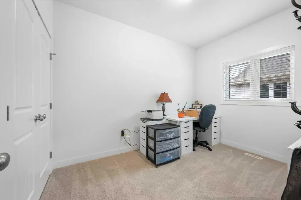 6015 18 Street Lloydminster AB T9V 3P5