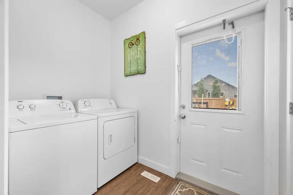 6015 18 Street Lloydminster AB T9V 3P5