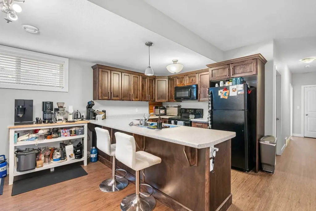 6015 18 Street Lloydminster AB T9V 3P5
