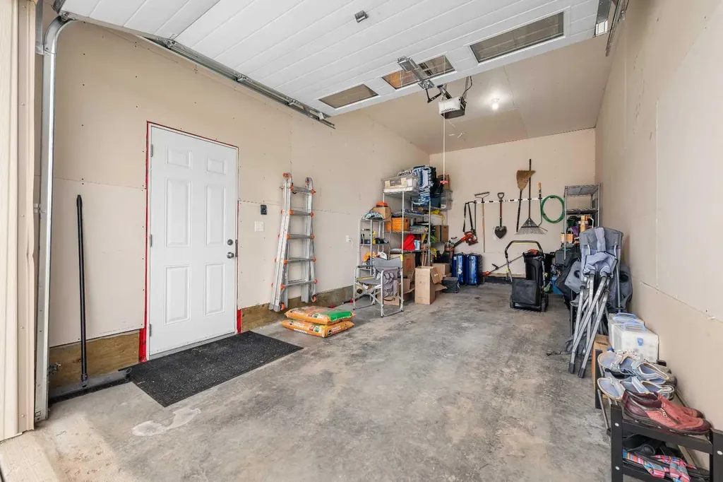 6015 18 Street Lloydminster AB T9V 3P5
