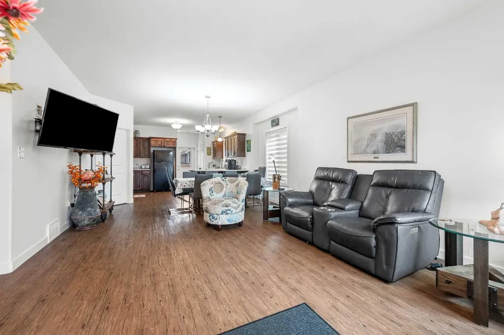 6015 18 Street Lloydminster AB T9V 3P5