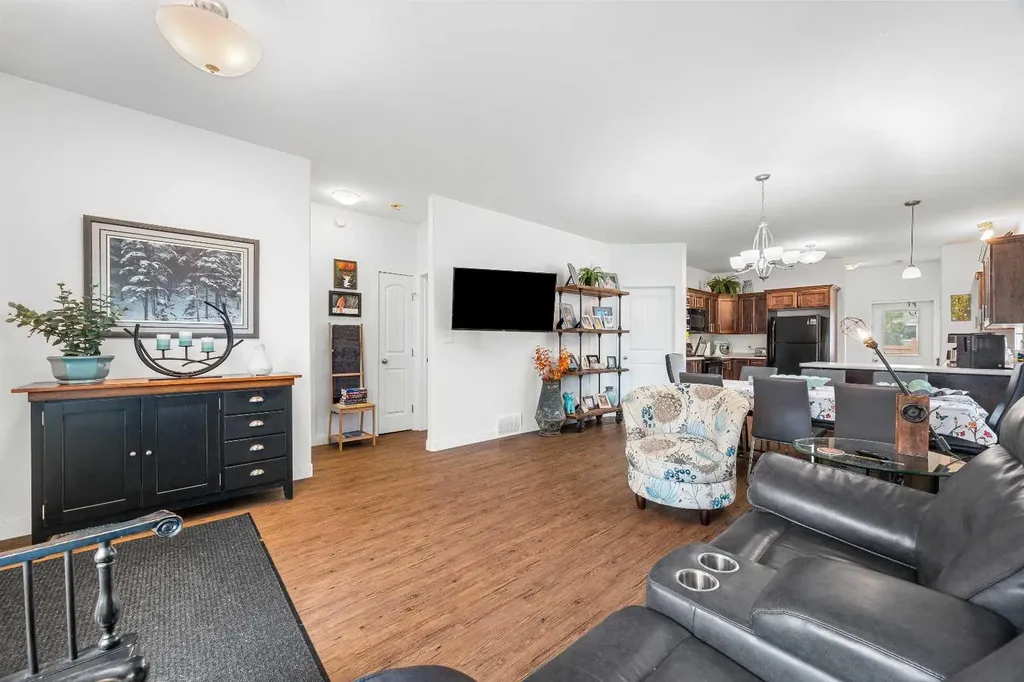 6015 18 Street Lloydminster AB T9V 3P5