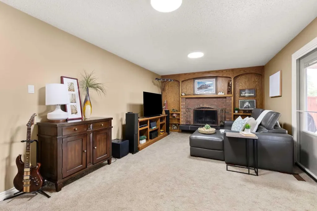 37 Cooper Road SE Medicine Hat AB T1B1K3