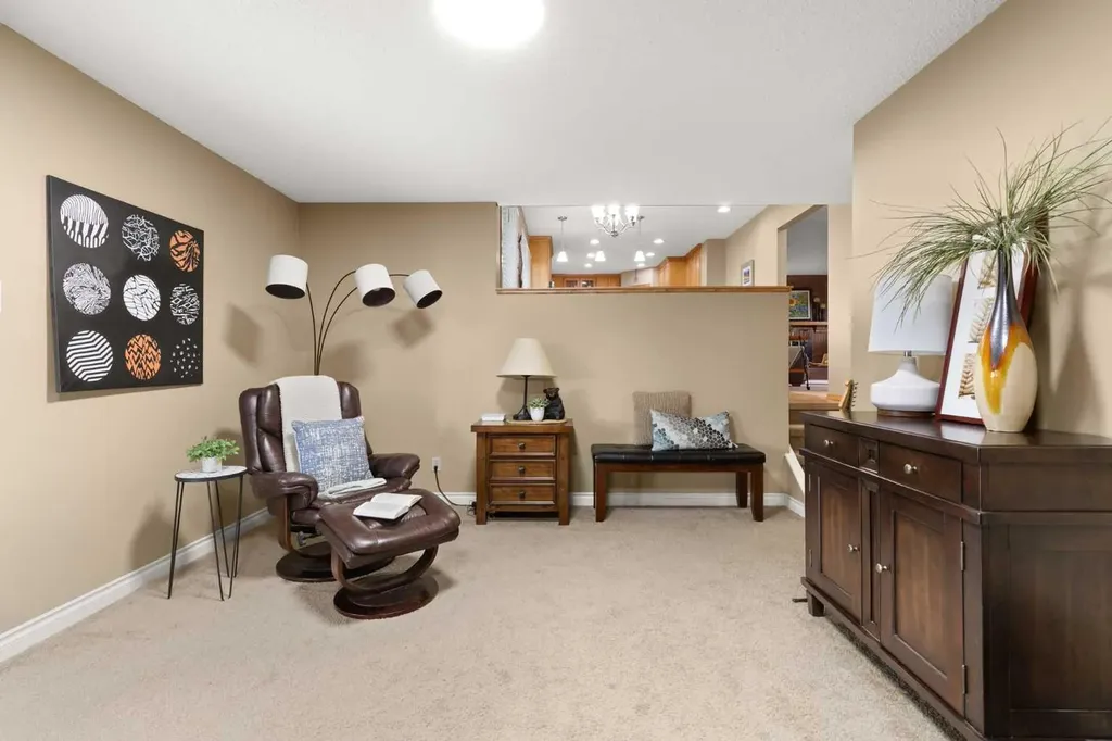 37 Cooper Road SE Medicine Hat AB T1B1K3