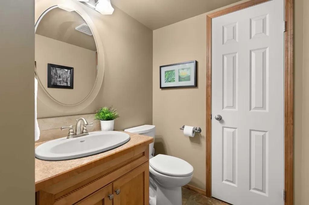 37 Cooper Road SE Medicine Hat AB T1B1K3
