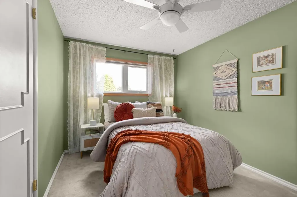 37 Cooper Road SE Medicine Hat AB T1B1K3