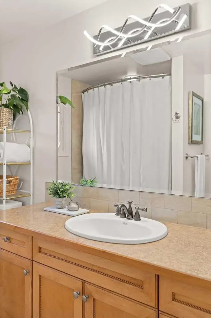 37 Cooper Road SE Medicine Hat AB T1B1K3