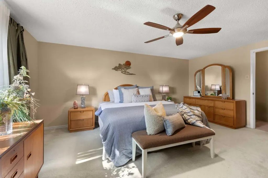 37 Cooper Road SE Medicine Hat AB T1B1K3