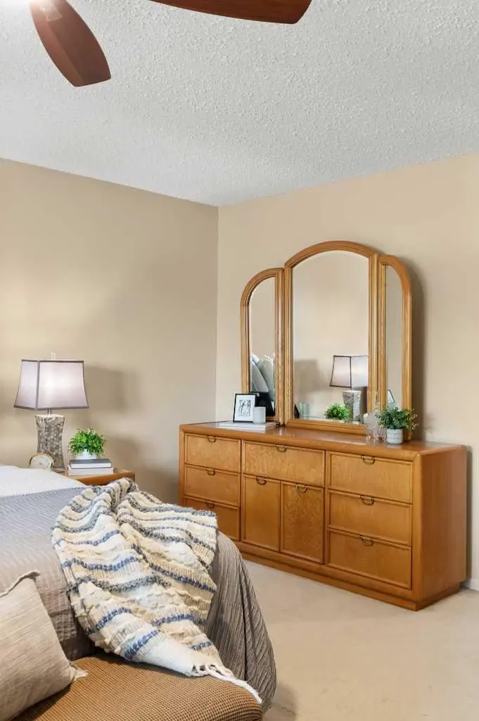37 Cooper Road SE Medicine Hat AB T1B1K3