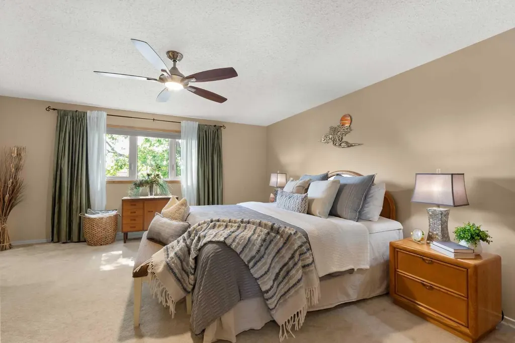 37 Cooper Road SE Medicine Hat AB T1B1K3