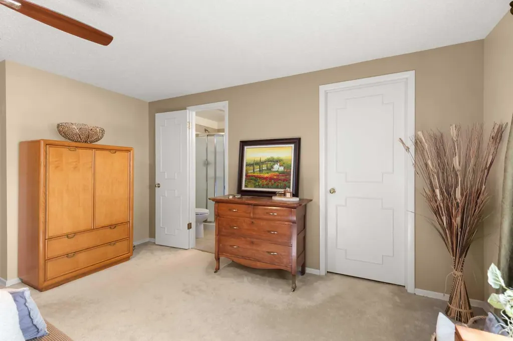 37 Cooper Road SE Medicine Hat AB T1B1K3