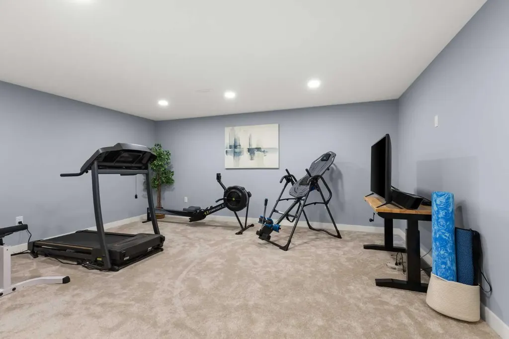 37 Cooper Road SE Medicine Hat AB T1B1K3