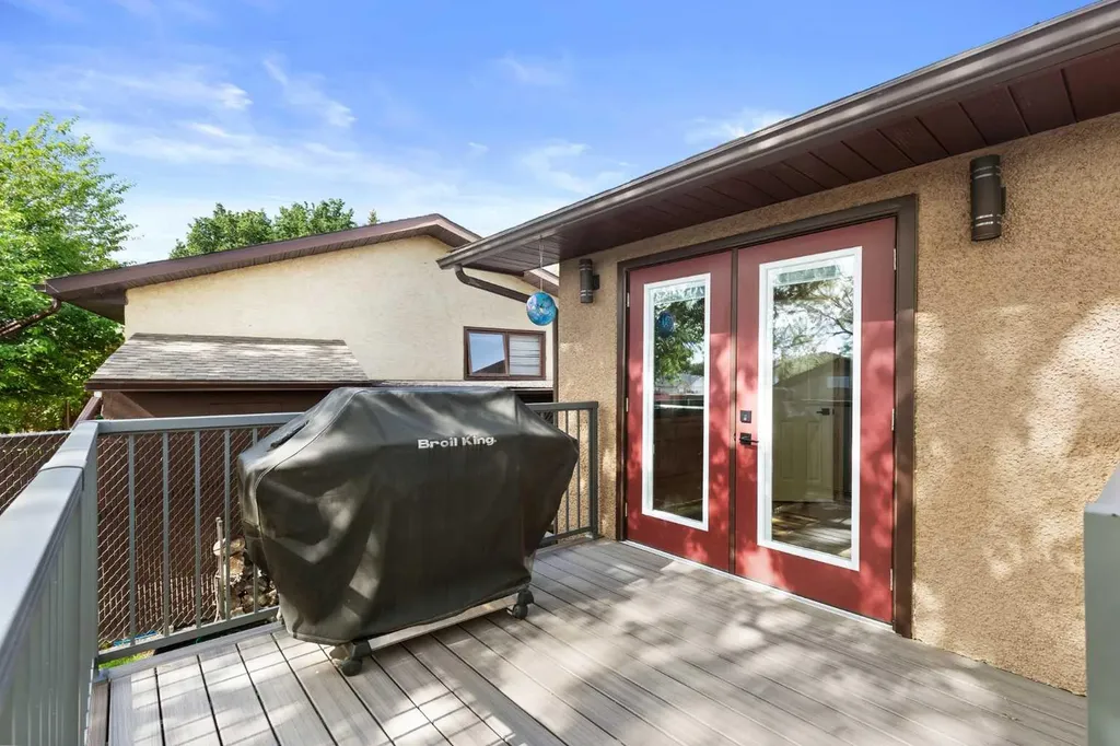 37 Cooper Road SE Medicine Hat AB T1B1K3