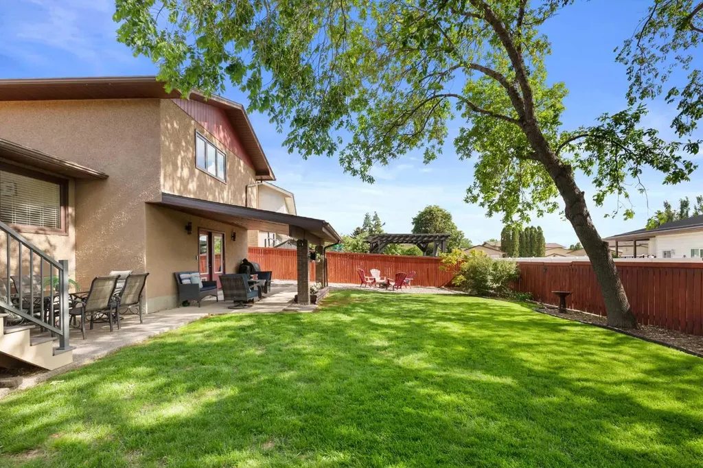 37 Cooper Road SE Medicine Hat AB T1B1K3