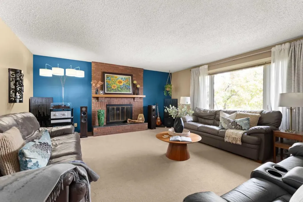 37 Cooper Road SE Medicine Hat AB T1B1K3