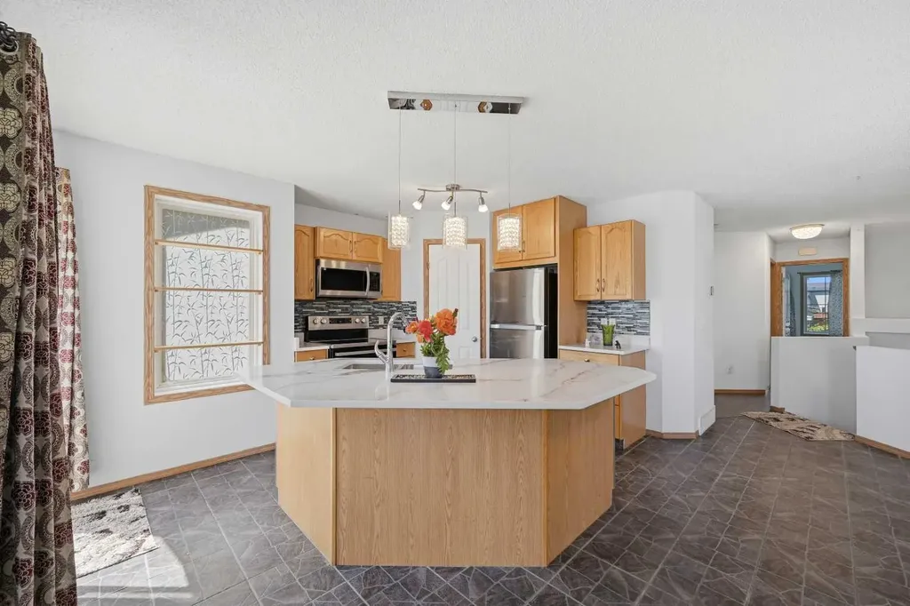 11 Covecreek Close NE Calgary AB T3K 0J5