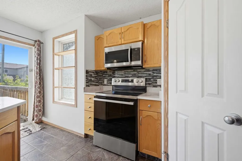 11 Covecreek Close NE Calgary AB T3K 0J5