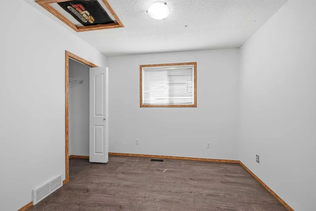 11 Covecreek Close NE Calgary AB T3K 0J5