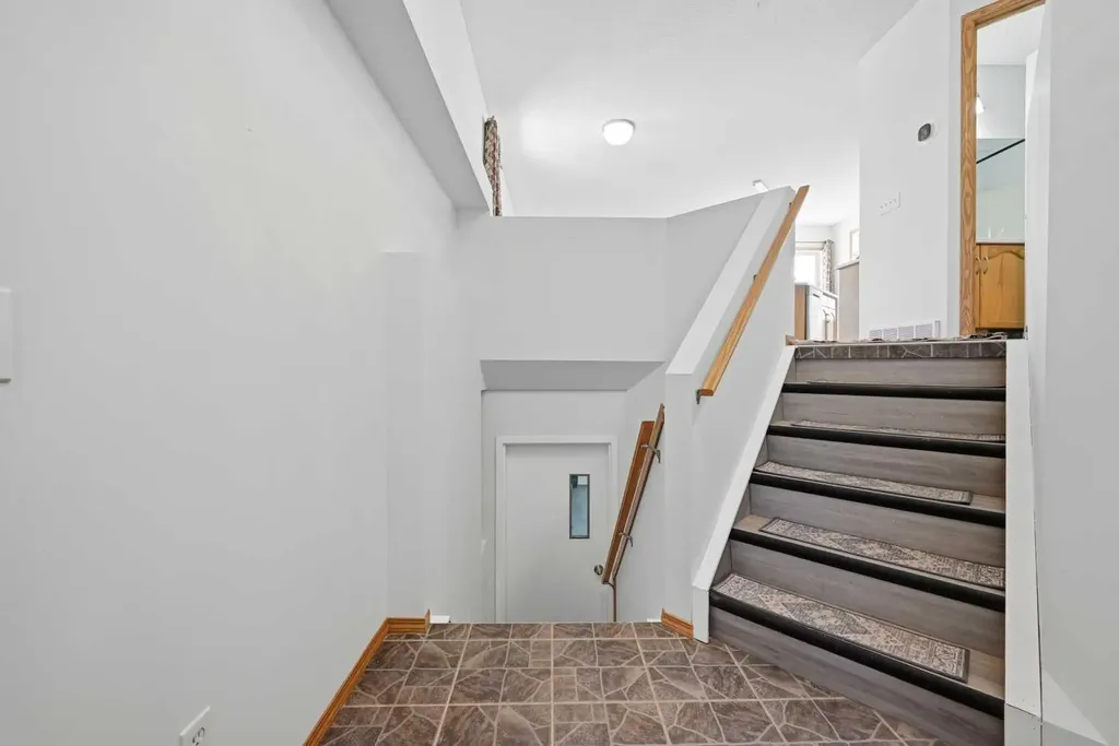 11 Covecreek Close NE Calgary AB T3K 0J5