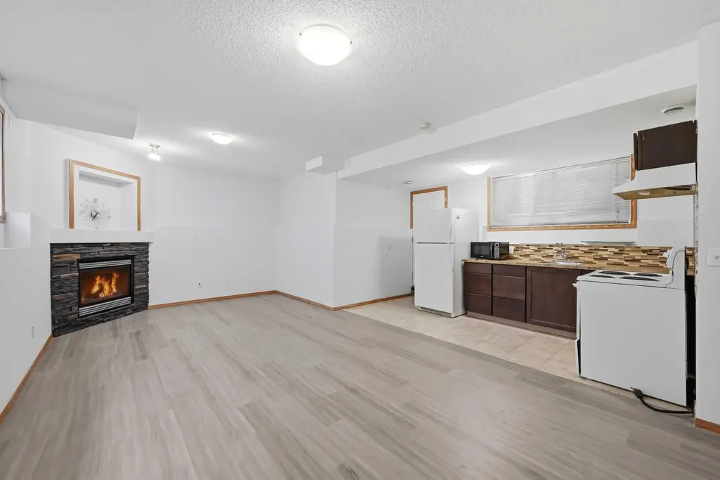 11 Covecreek Close NE Calgary AB T3K 0J5