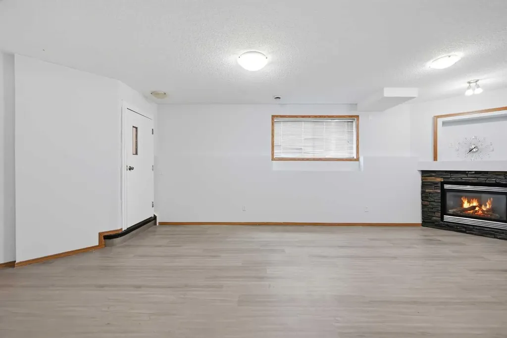 11 Covecreek Close NE Calgary AB T3K 0J5
