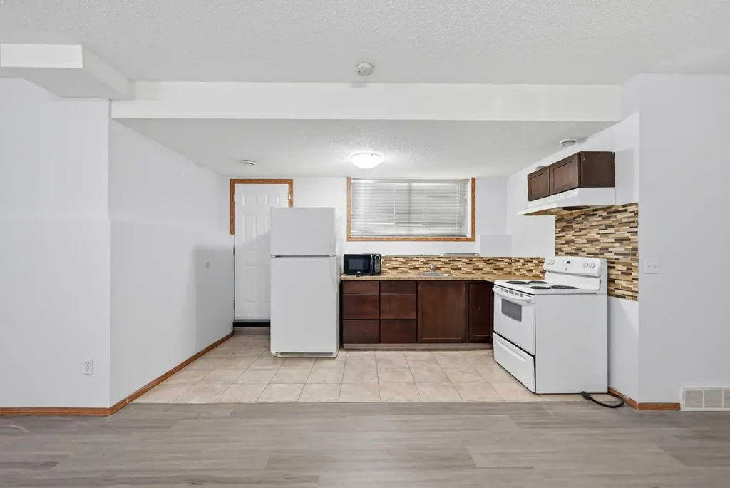 11 Covecreek Close NE Calgary AB T3K 0J5