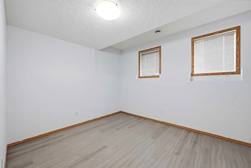 11 Covecreek Close NE Calgary AB T3K 0J5