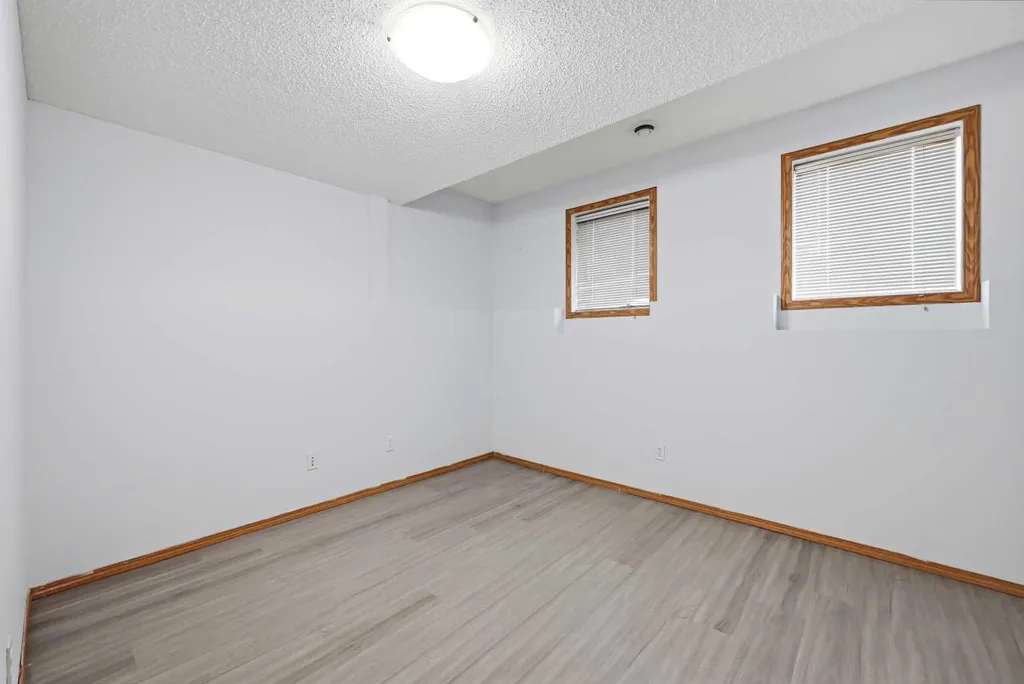 11 Covecreek Close NE Calgary AB T3K 0J5