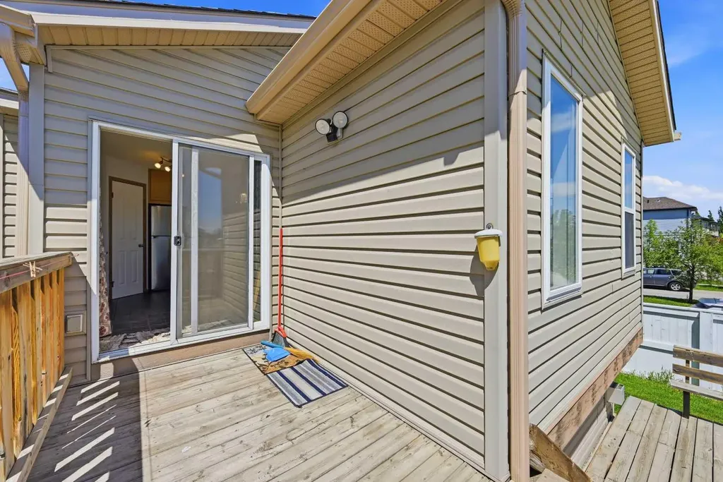 11 Covecreek Close NE Calgary AB T3K 0J5
