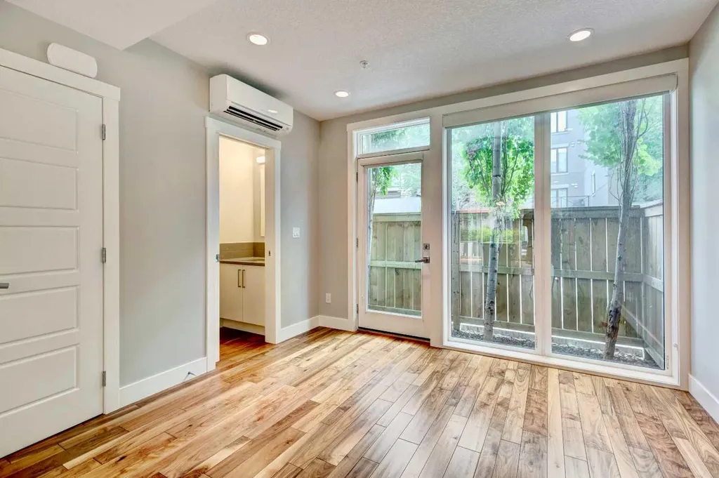 2717 17 Street SW Calgary AB T2T 4N4