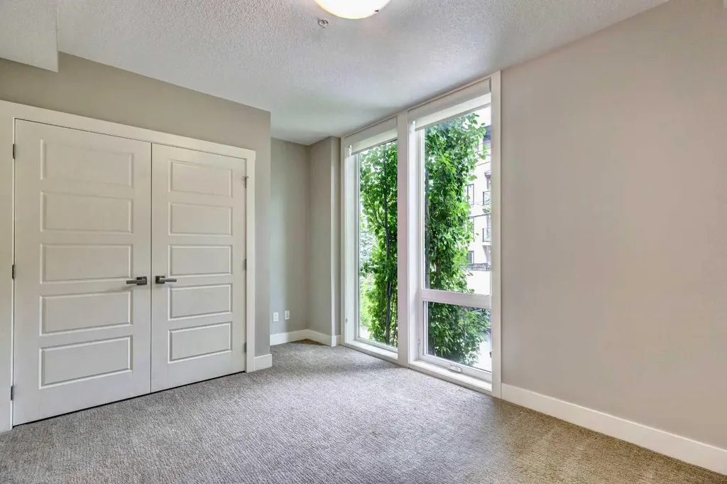 2717 17 Street SW Calgary AB T2T 4N4
