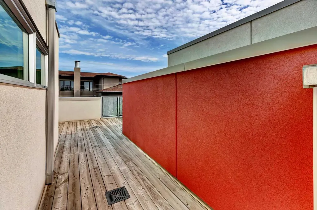 2717 17 Street SW Calgary AB T2T 4N4
