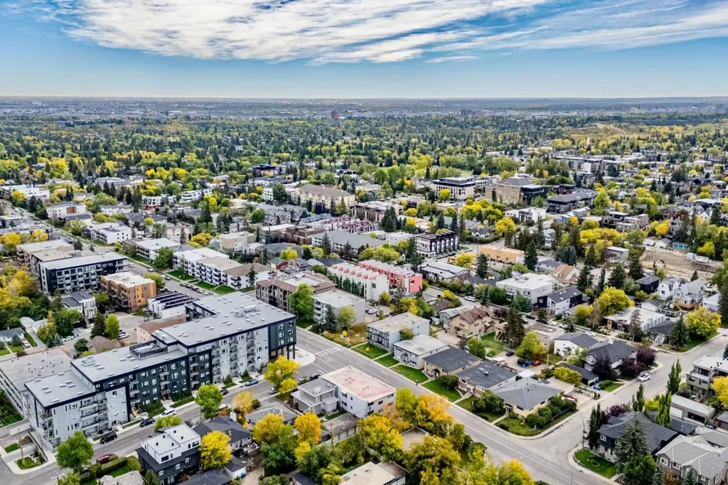 2717 17 Street SW Calgary AB T2T 4N4