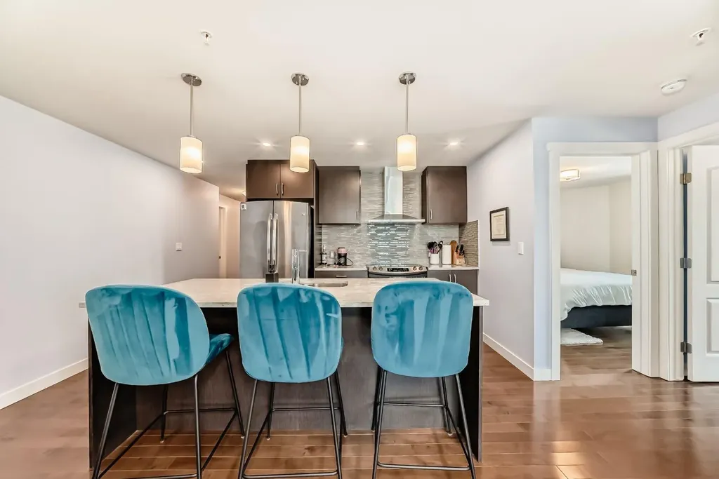 303 13 Avenue SW Calgary AB T2R 0Y9