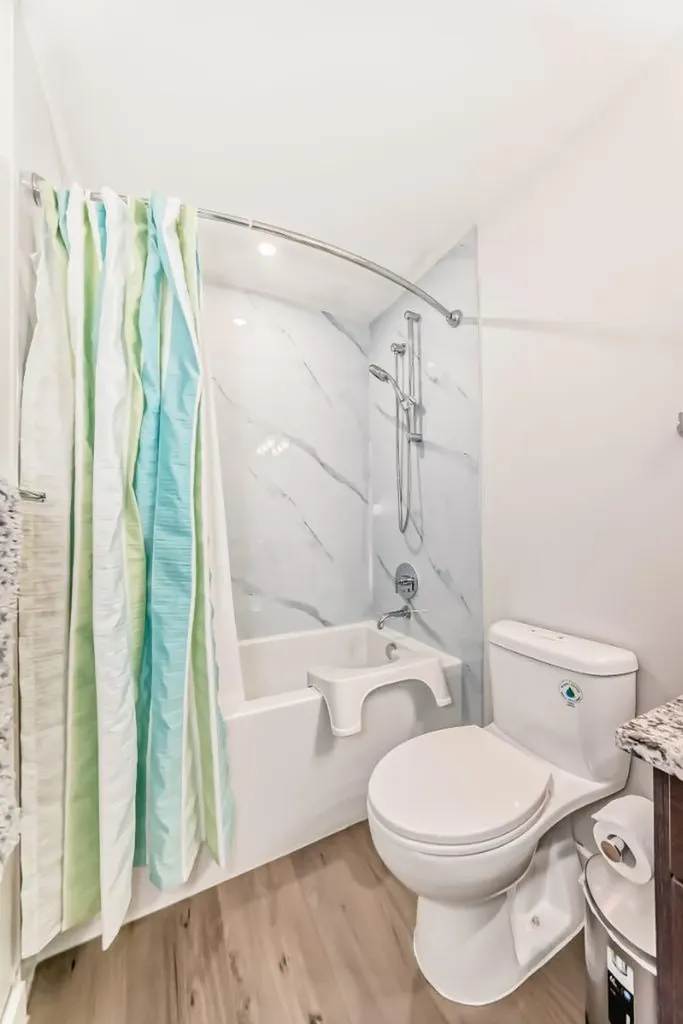 303 13 Avenue SW Calgary AB T2R 0Y9