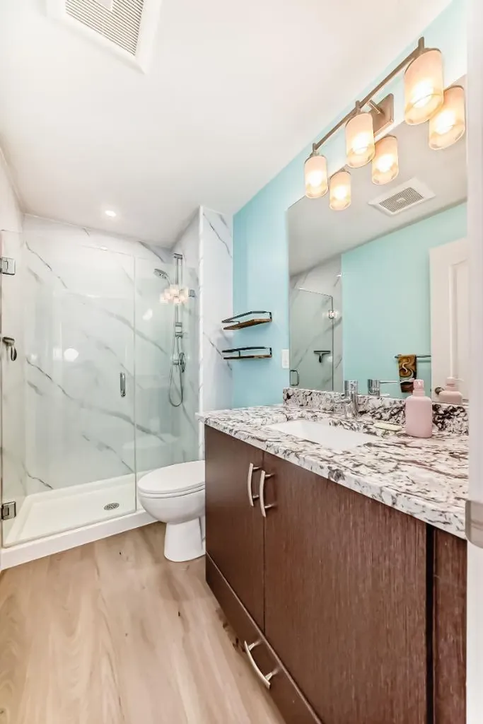 303 13 Avenue SW Calgary AB T2R 0Y9