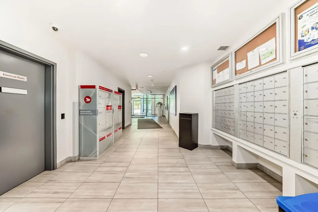 303 13 Avenue SW Calgary AB T2R 0Y9