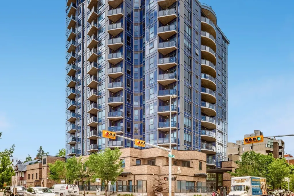 303 13 Avenue SW Calgary AB T2R 0Y9