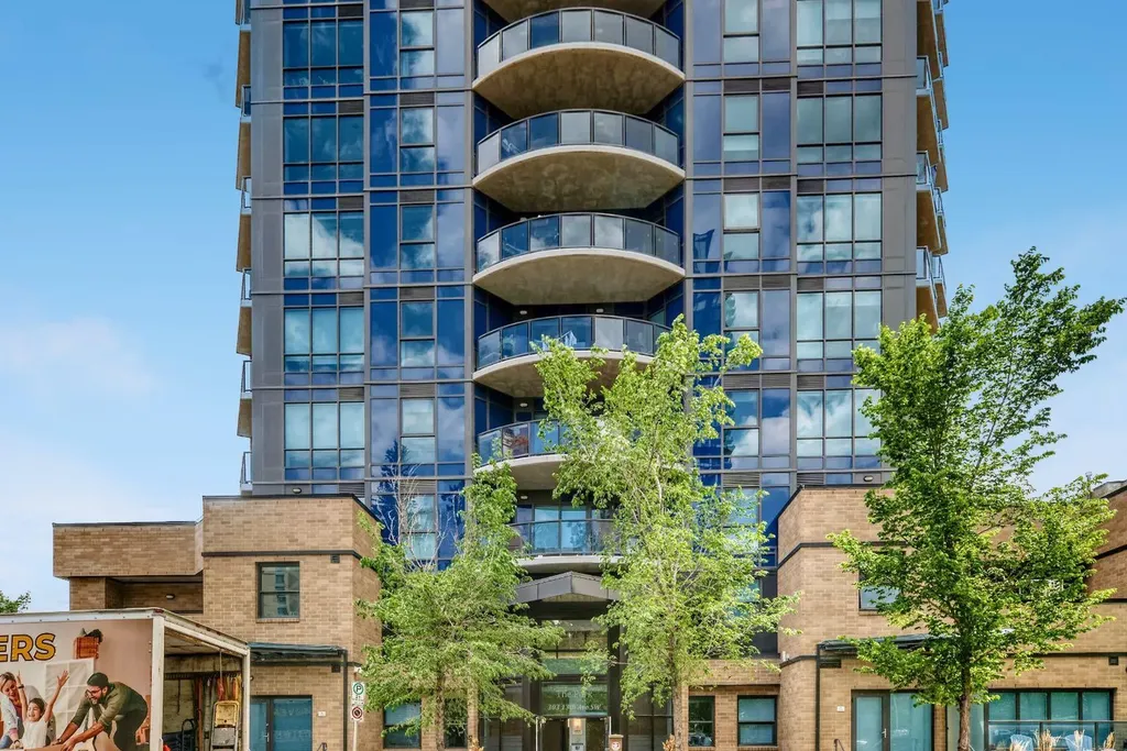 303 13 Avenue SW Calgary AB T2R 0Y9
