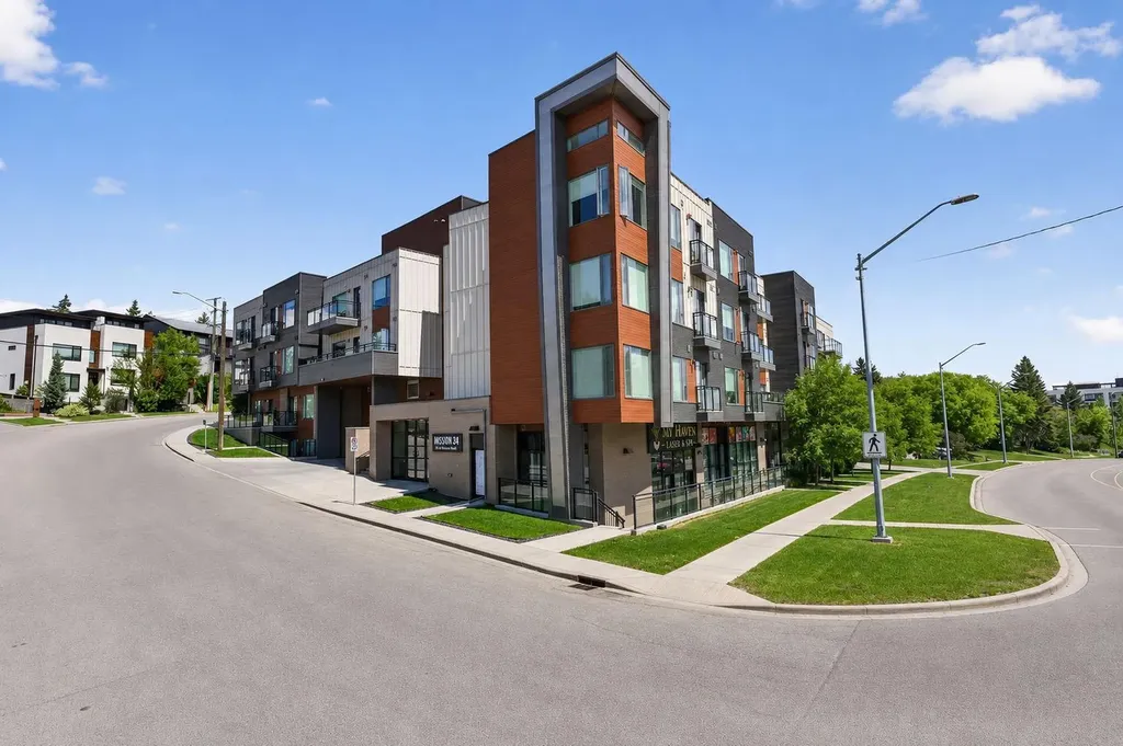 93 34 Avenue SW Calgary AB T2S 3H4
