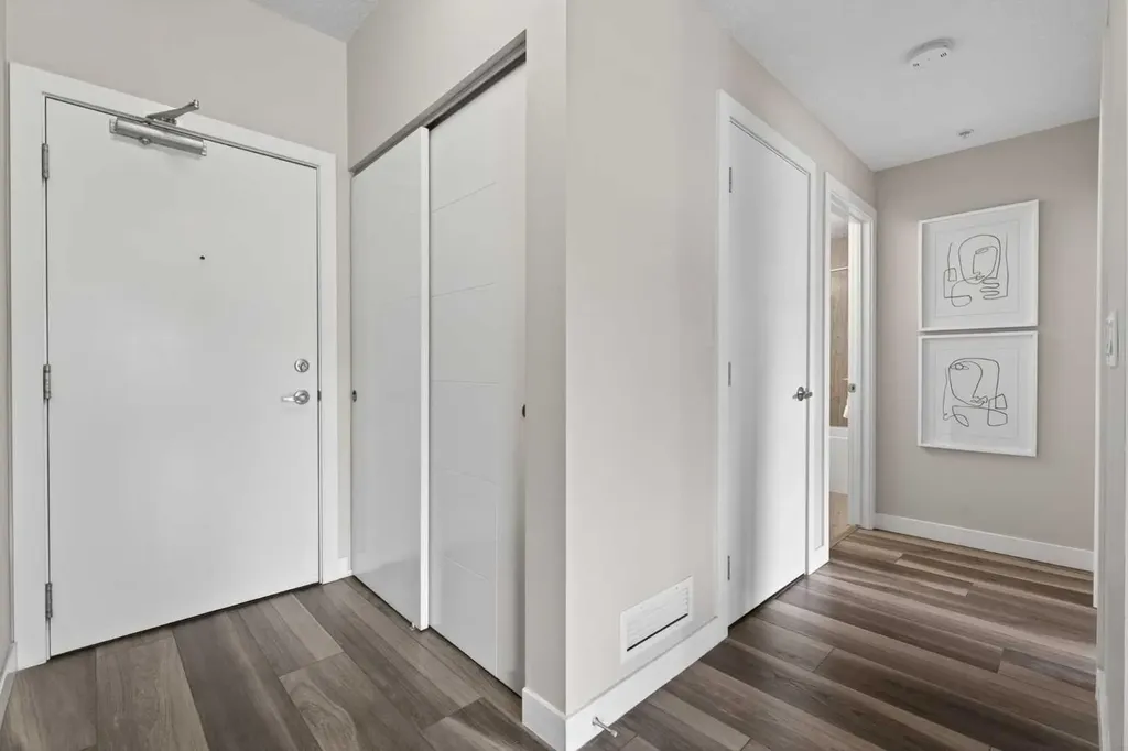 93 34 Avenue SW Calgary AB T2S 3H4