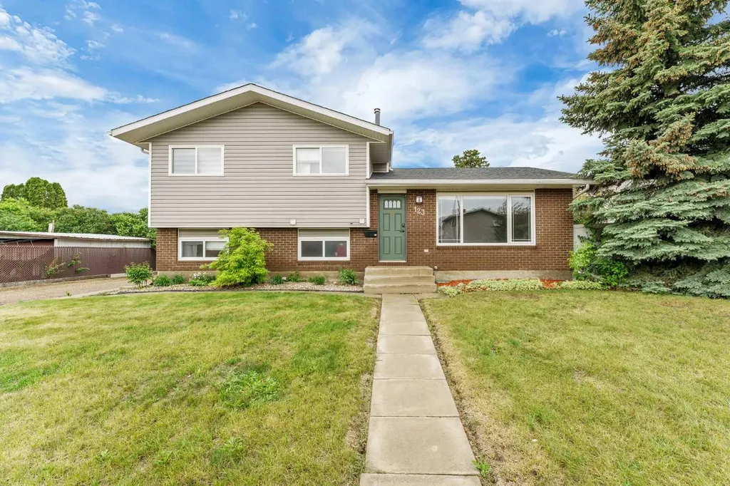 123 Rossland Road SE Medicine Hat AB T1B 2N2
